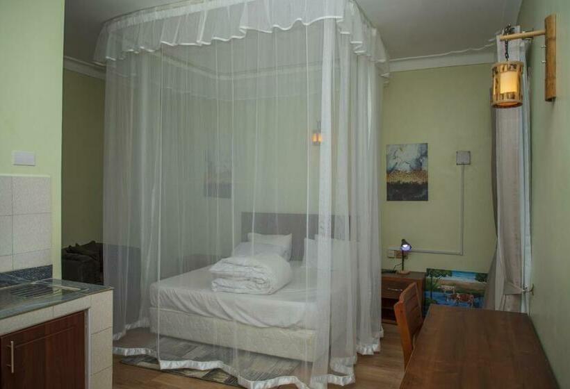 هتل Rwenzori Sports Resort