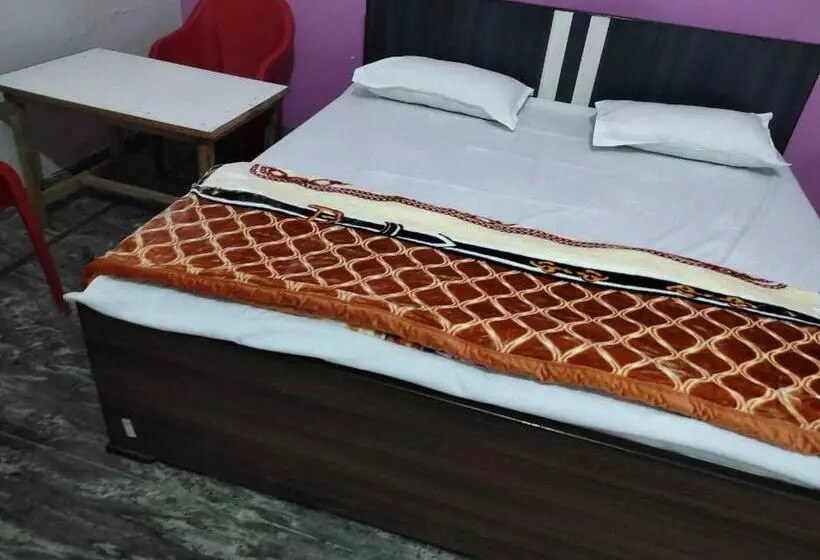 Hotelli Spot On 700737 Golden Gajraula