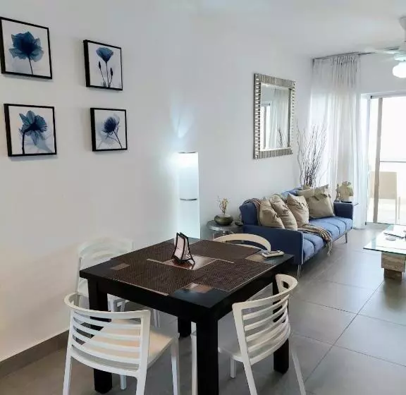 Ocean Palms   1bed 1bth King Suite Condo