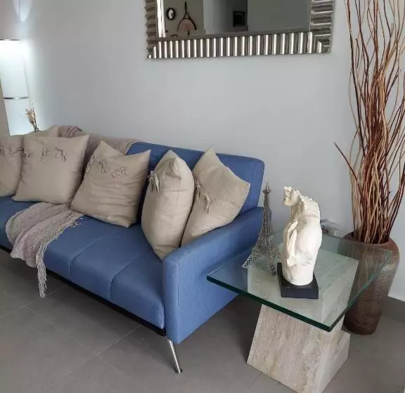 Ocean Palms   1bed 1bth King Suite Condo