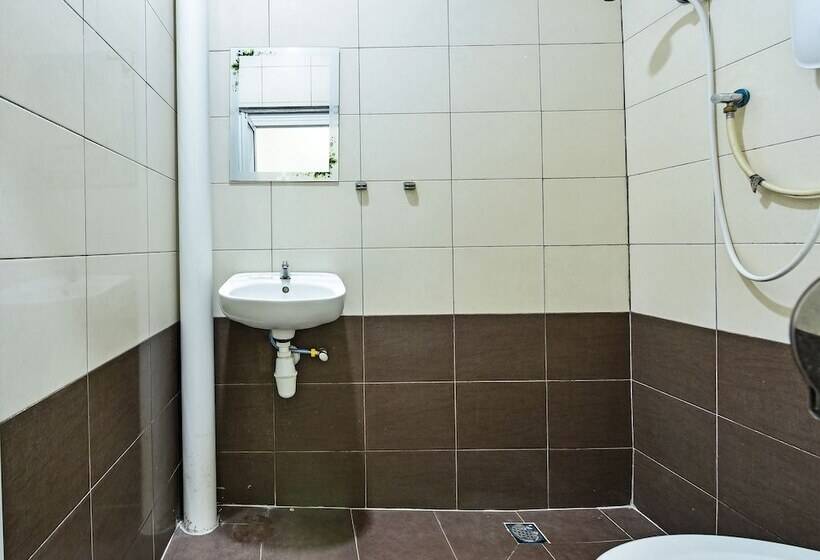 בית מלון כפרי Spot On 91723 Sony Homestay Syariah