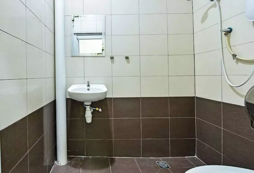 Hotelli Spot On 91723 Sony Homestay Syariah