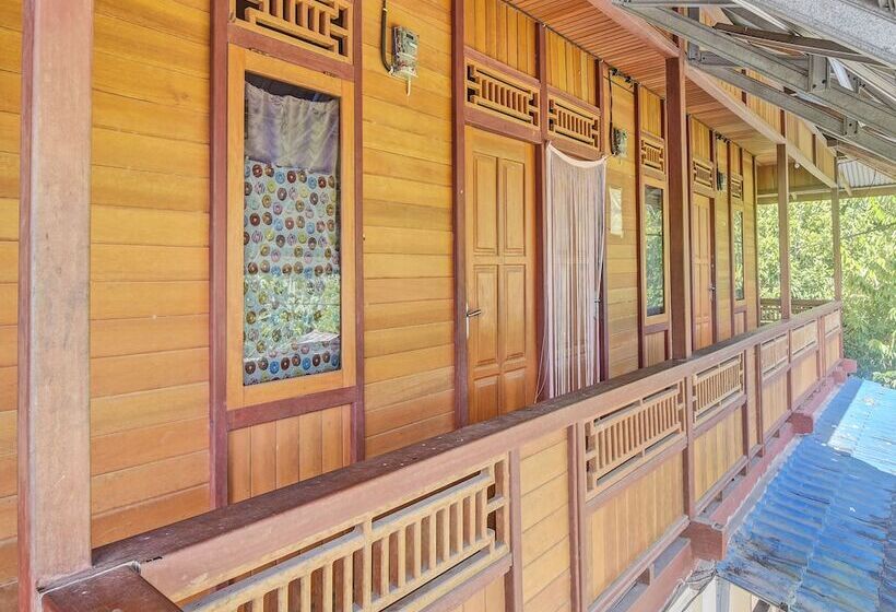 בית מלון כפרי Spot On 91799 Sosonopan Homestay