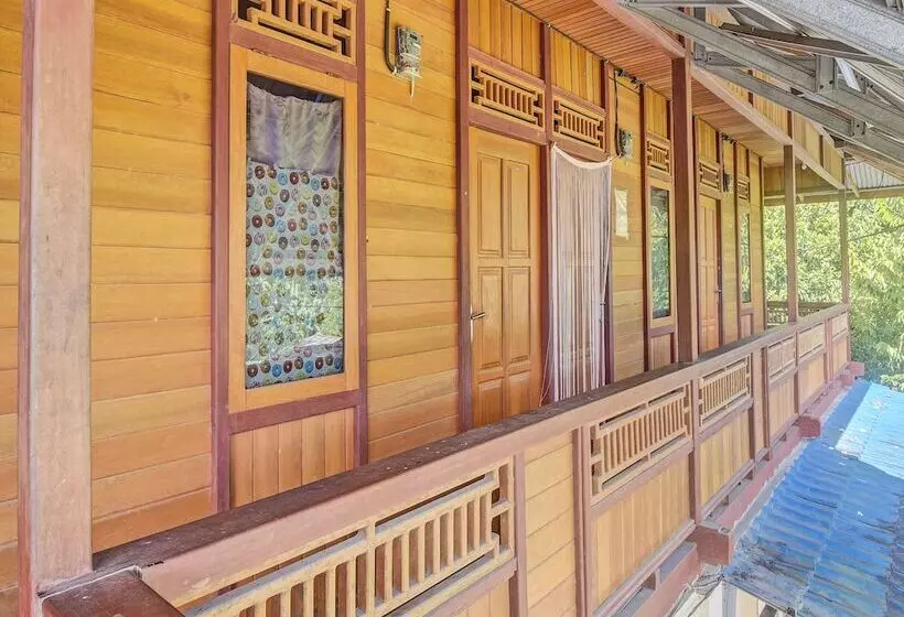 ホテル Spot On 91799 Sosonopan Homestay