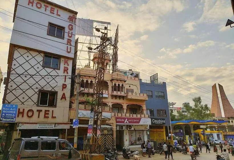 ホテル Guru Kripa 500mtr From Shreenathji Temple