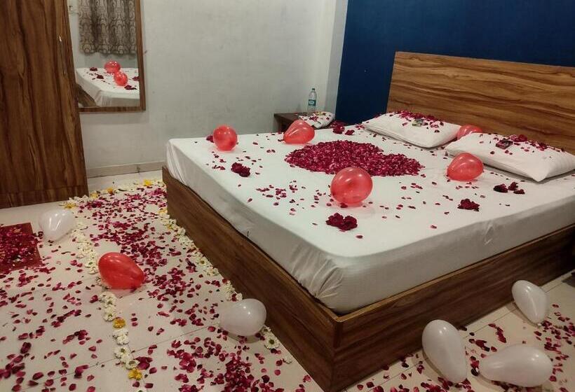 Hotelli Guru Kripa 500mtr From Shreenathji Temple