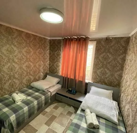 پانسیون Fam_house