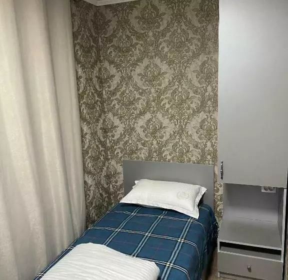پانسیون Fam_house