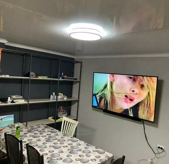 پانسیون Fam_house