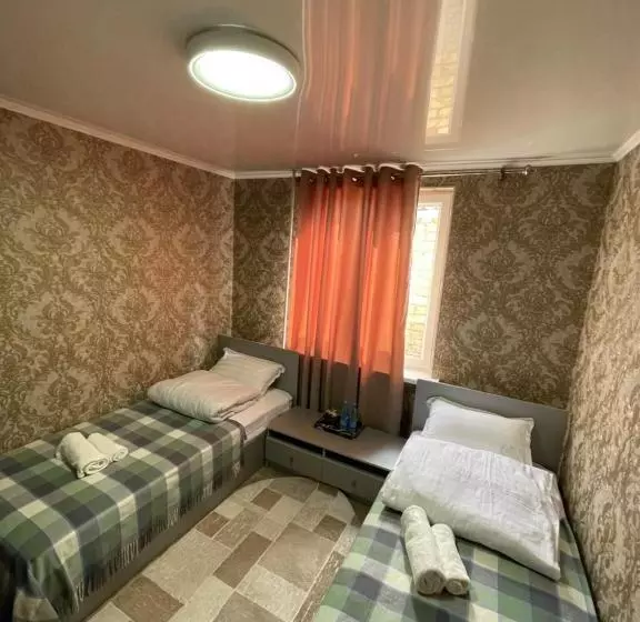 پانسیون Fam_house
