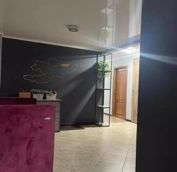 پانسیون Fam_house