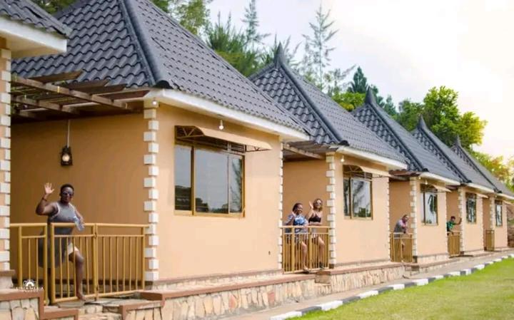 استراحتگاه Riverside Woods Ssezibwa