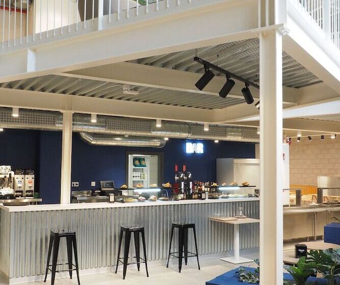 هاستل Micampus San Mamés Students Residence