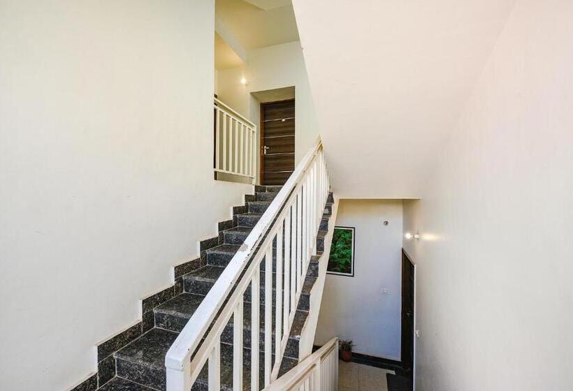 Fabhotel The Micky House