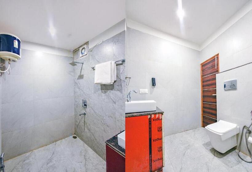 Fabhotel The Micky House