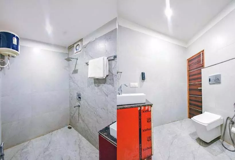 Fabhotel The Micky House