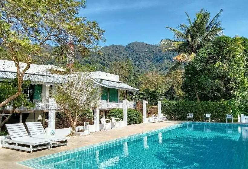 هتل Capital O 75411 Navagio​ Boutique​ Koh​ Chang​