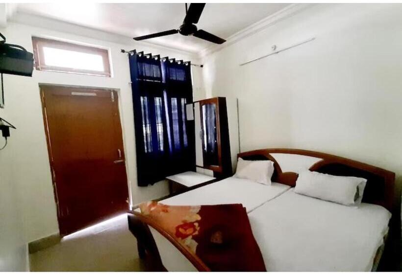 Hotel Ashirwad, Uttarkashi