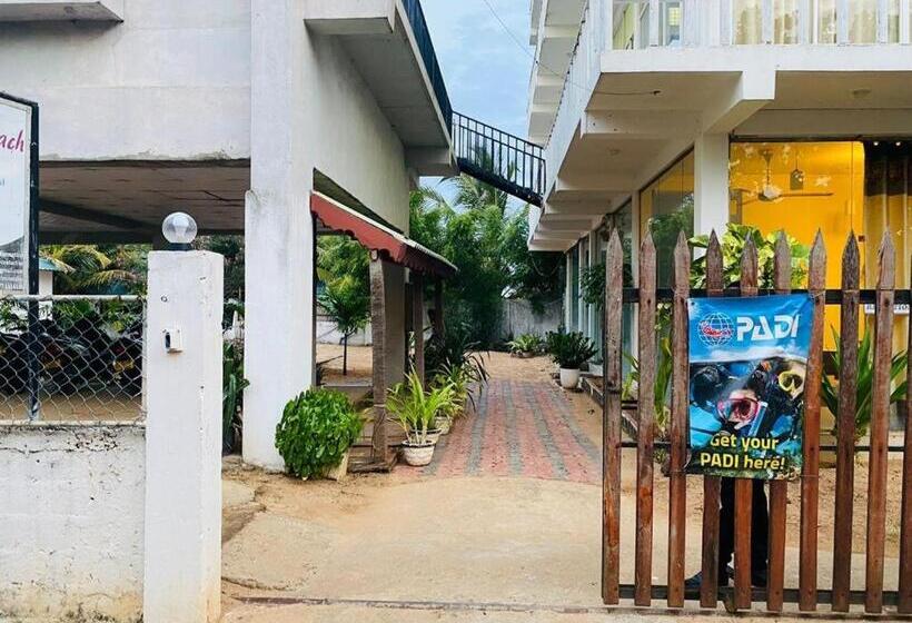 فندق Resort Maya Beach