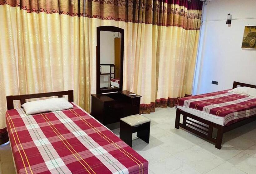 فندق Resort Maya Beach