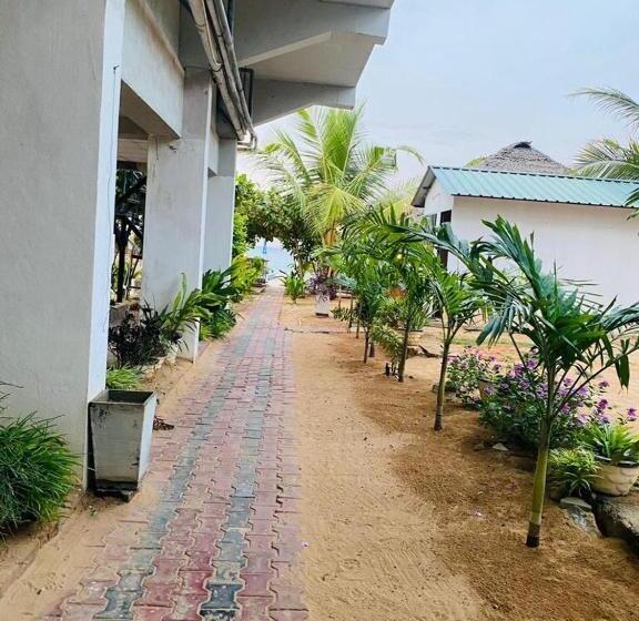 فندق Resort Maya Beach