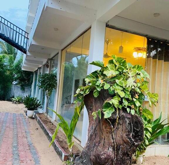 فندق Resort Maya Beach