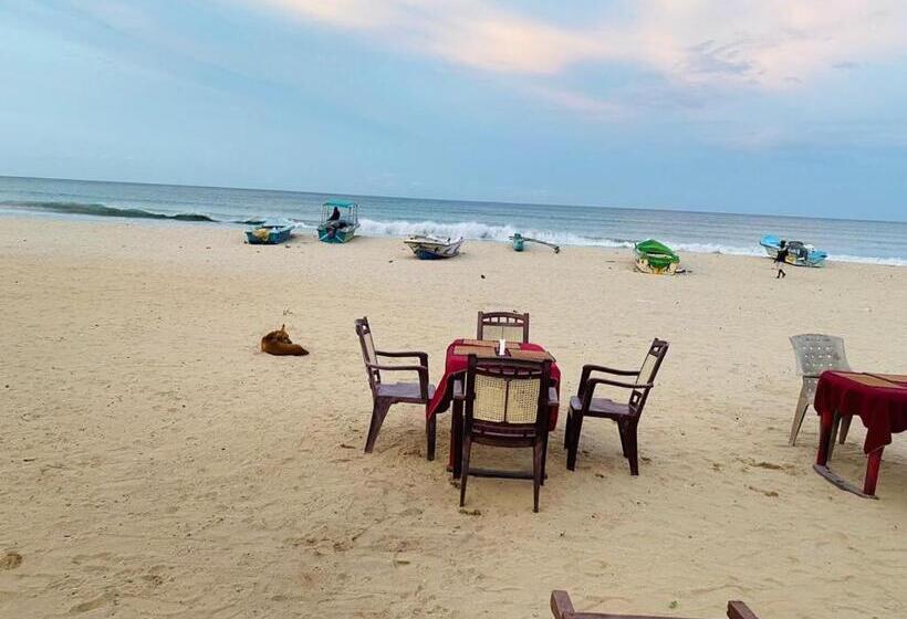 فندق Resort Maya Beach