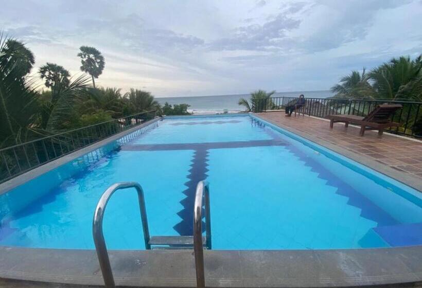 فندق Resort Maya Beach