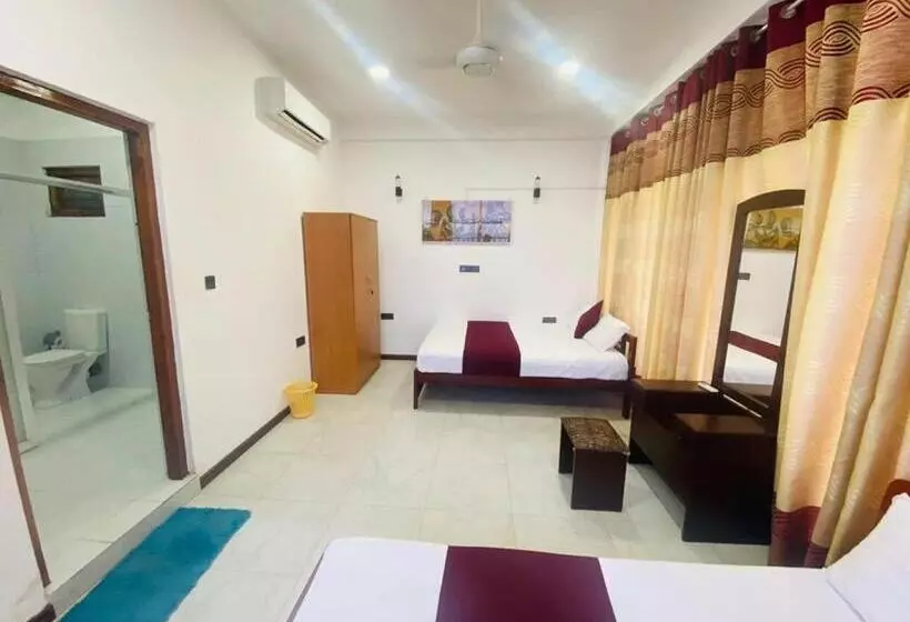 Hotelli Resort Maya Beach