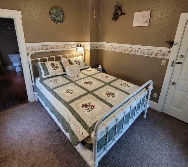 Prairie House Manor Bed And Breakfast