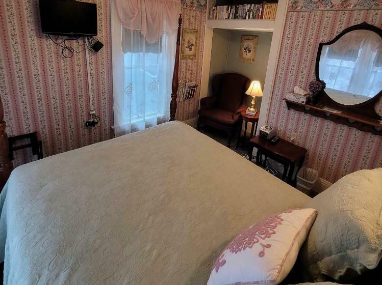 Prairie House Manor Bed And Breakfast