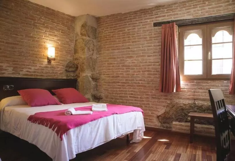 Hospedium Hotel La Fuente