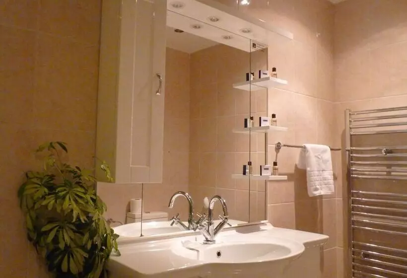 Amsterdam Hotel Brighton Seafront