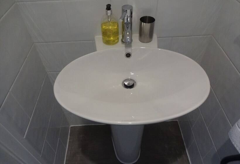 فندق Aquarium Guest House