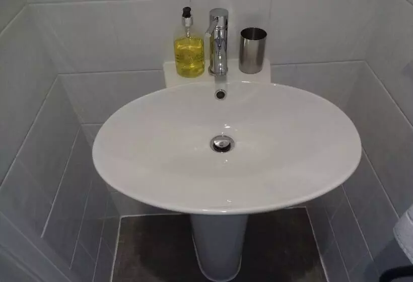 فندق Aquarium Guest House