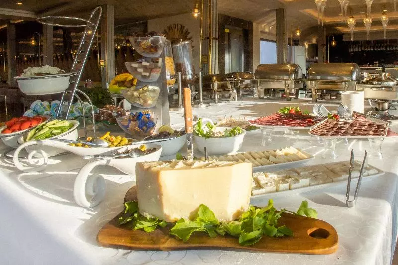 هتل Bushi Resort & Spa