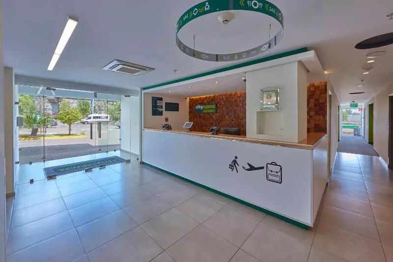 فندق City Express Junior By Marriott Puebla Finsa
