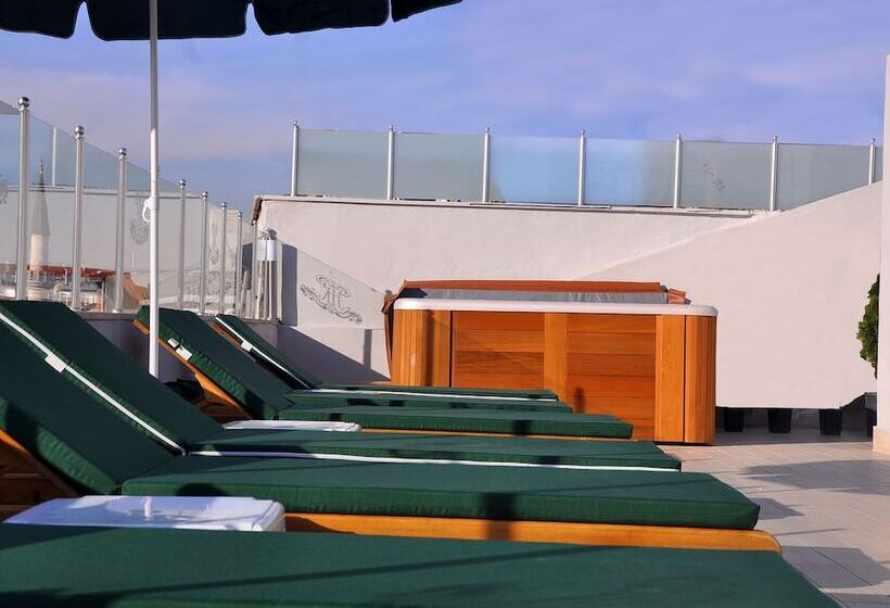 ホテル Divani Ali