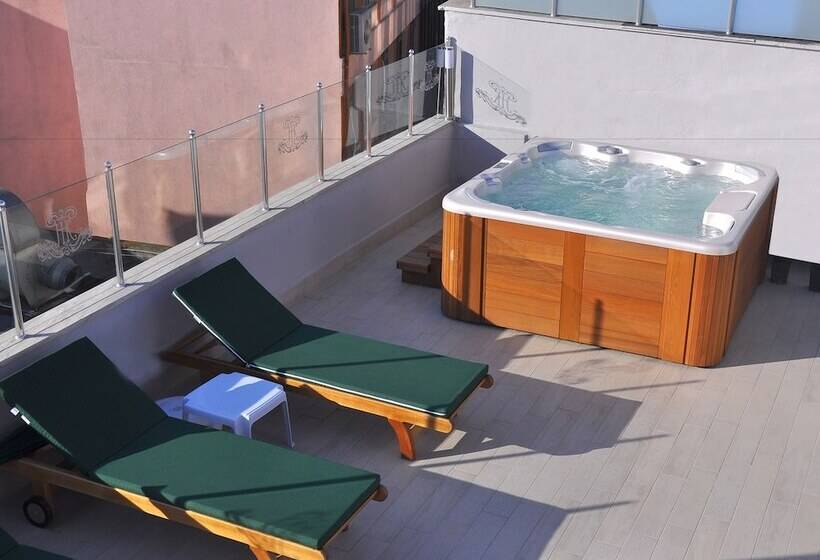 ホテル Divani Ali