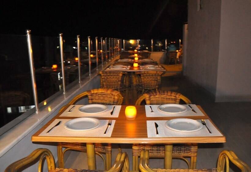 ホテル Divani Ali