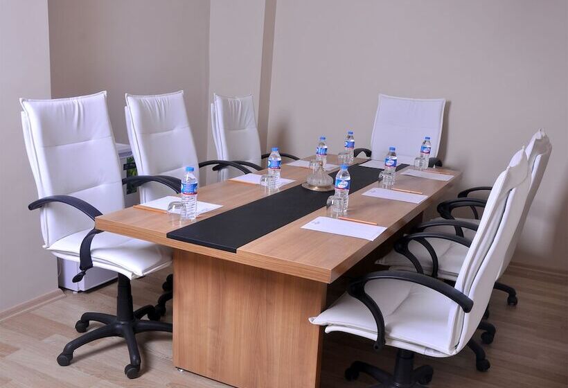 ホテル Divani Ali