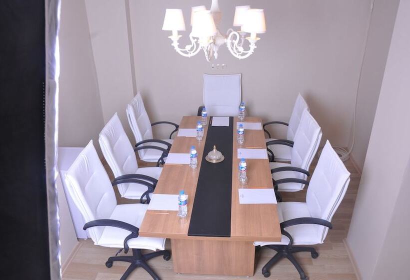 ホテル Divani Ali