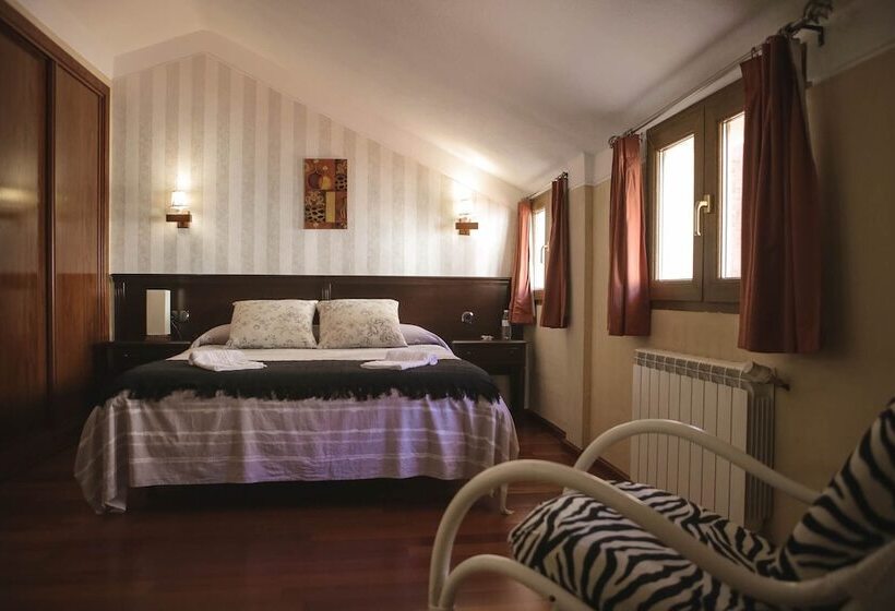 Hospedium Hotel La Fuente