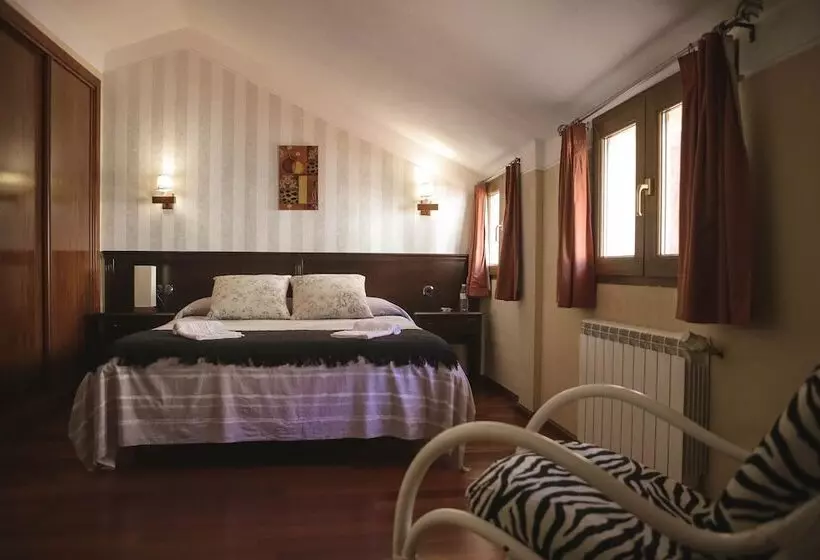 Hospedium Hotel La Fuente