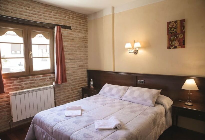 Hospedium Hotel La Fuente