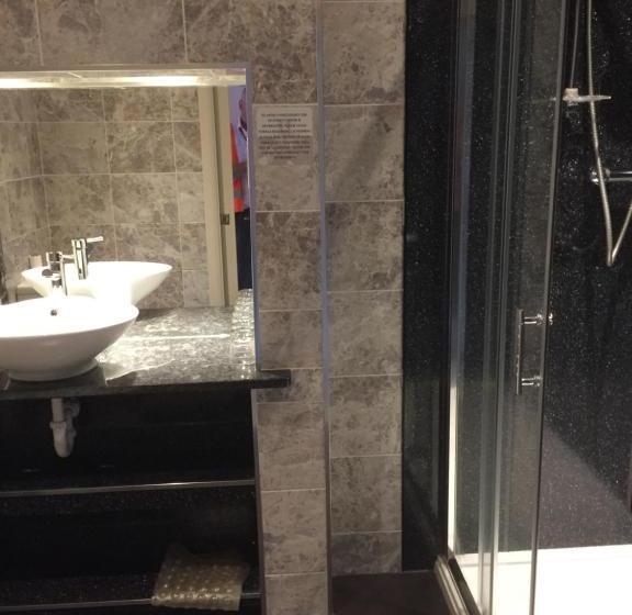 Отель Newport Guest House