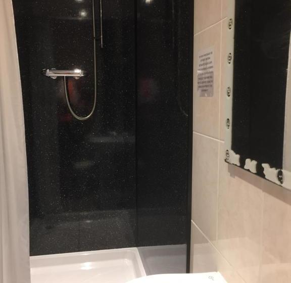 Отель Newport Guest House