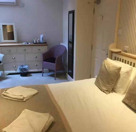 هتل Newport Guest House