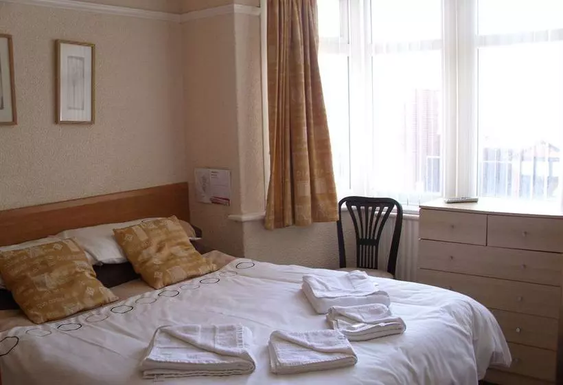 Hotelli Seaforth Guest House   Pleasure Beach