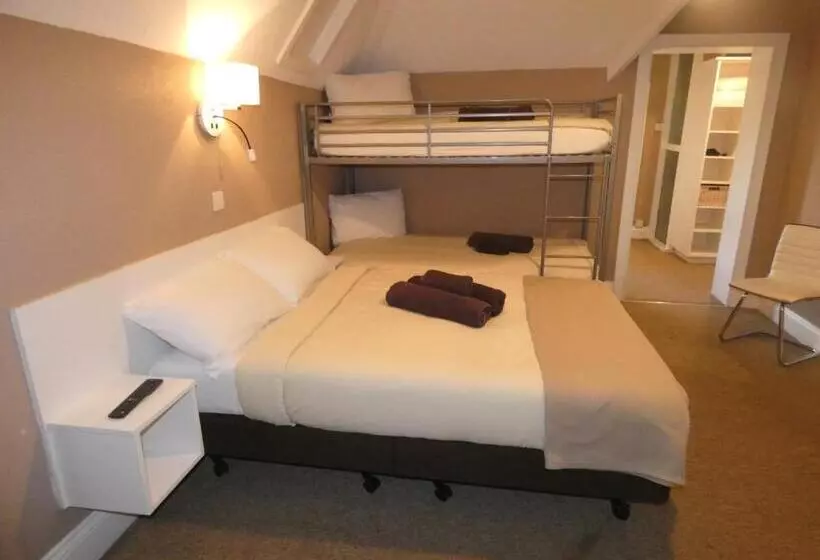 בית מלון כפרי The Charlesworth